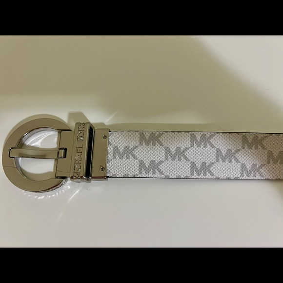 Michael Kors reversible belt - Picture 4 of 4